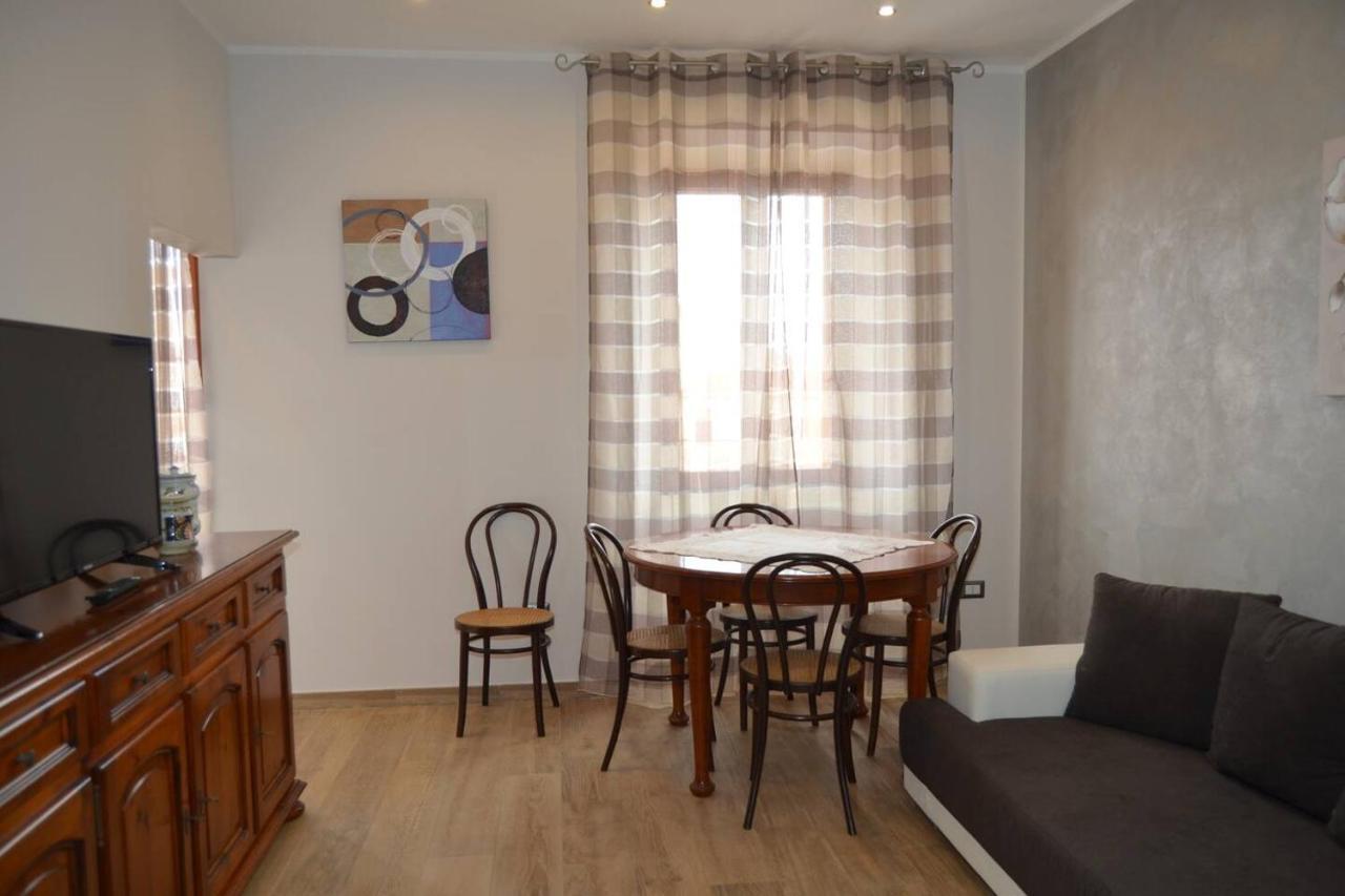 Bed and Breakfast Le Scalette La Maddalena  Exterior foto